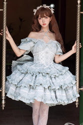 Robe Lolita douce à volants triples avec nœud papillon, col carré menthe, manches courtes